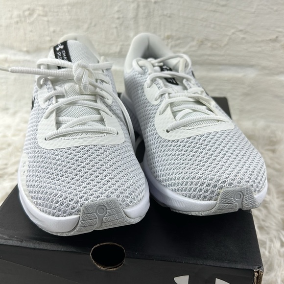 NIB Under Armour Women's Charged Pursuit 3 Running Shoe, White, Black, 10.5 - Picture 3 of 9